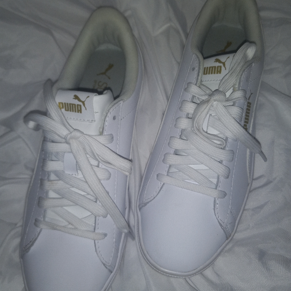 *WORN ONCE* Women White Puma Sneaker sz 8.5